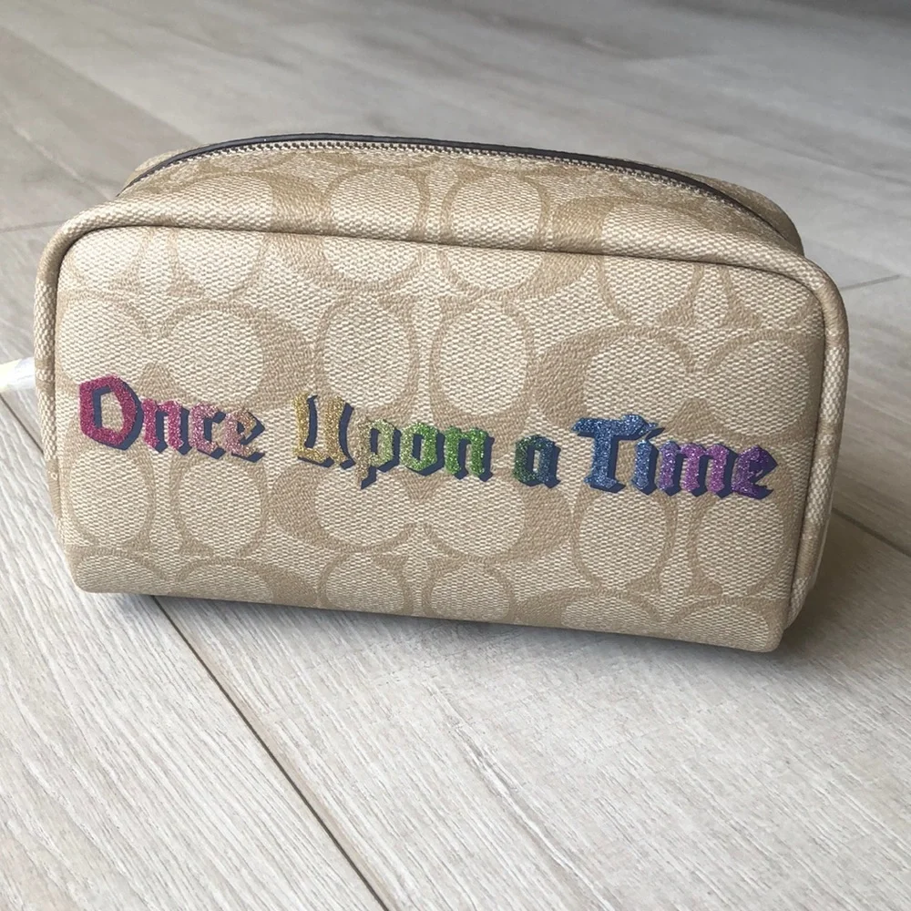 NWT Disney X Coach Once Upon A Time Cosmetic Case - Picture 6 of 8